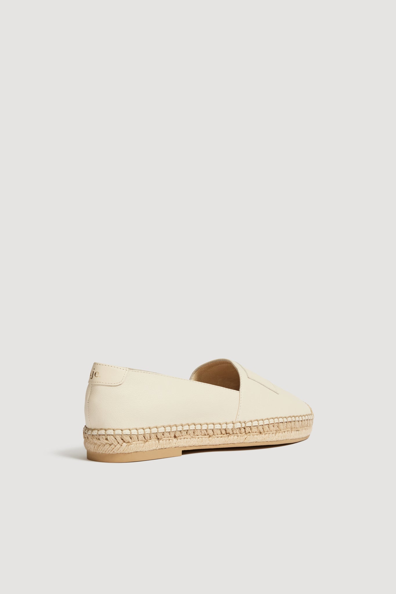 26RE7742_IVRY_3_1758717008