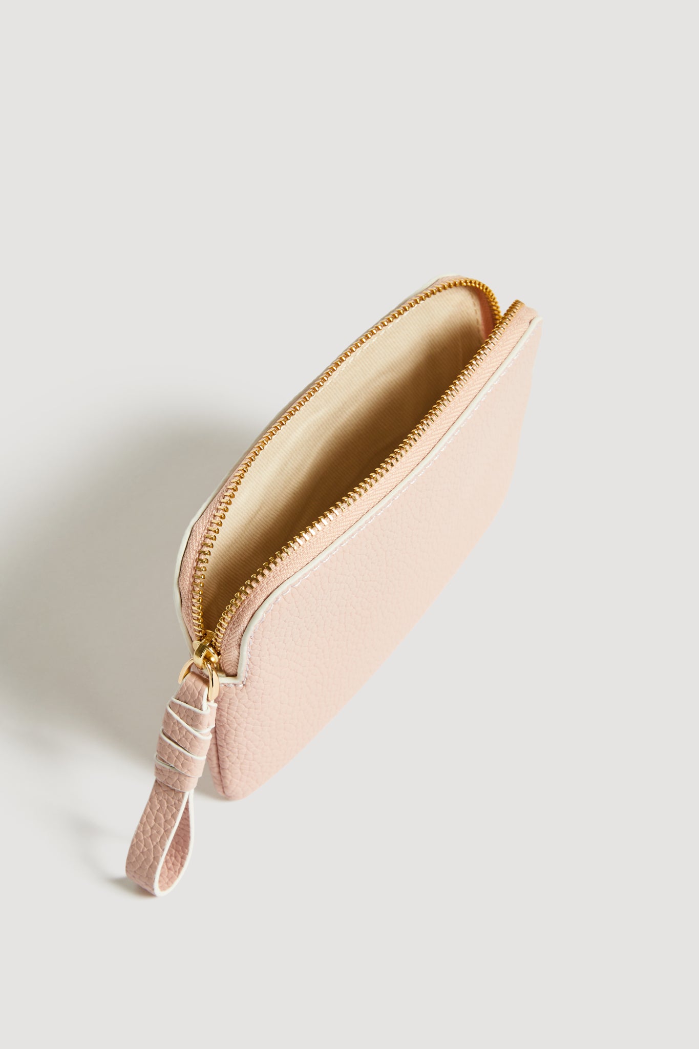 26RE8644_PSTL-PNK_2_1761286062