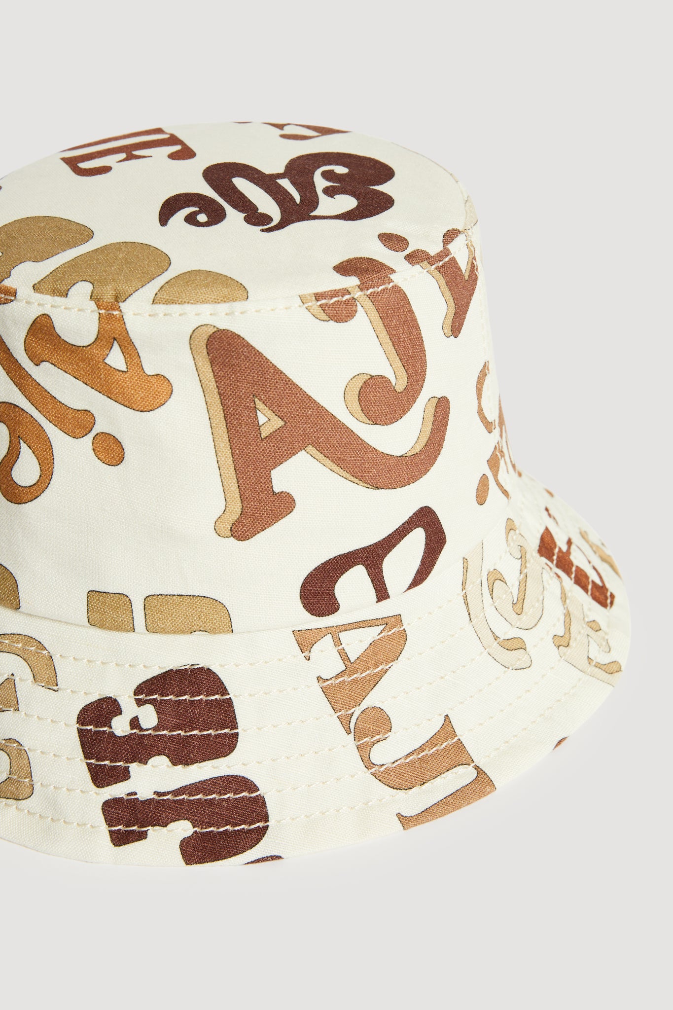 26RE8765_BN-RE-LG_2_1762398162