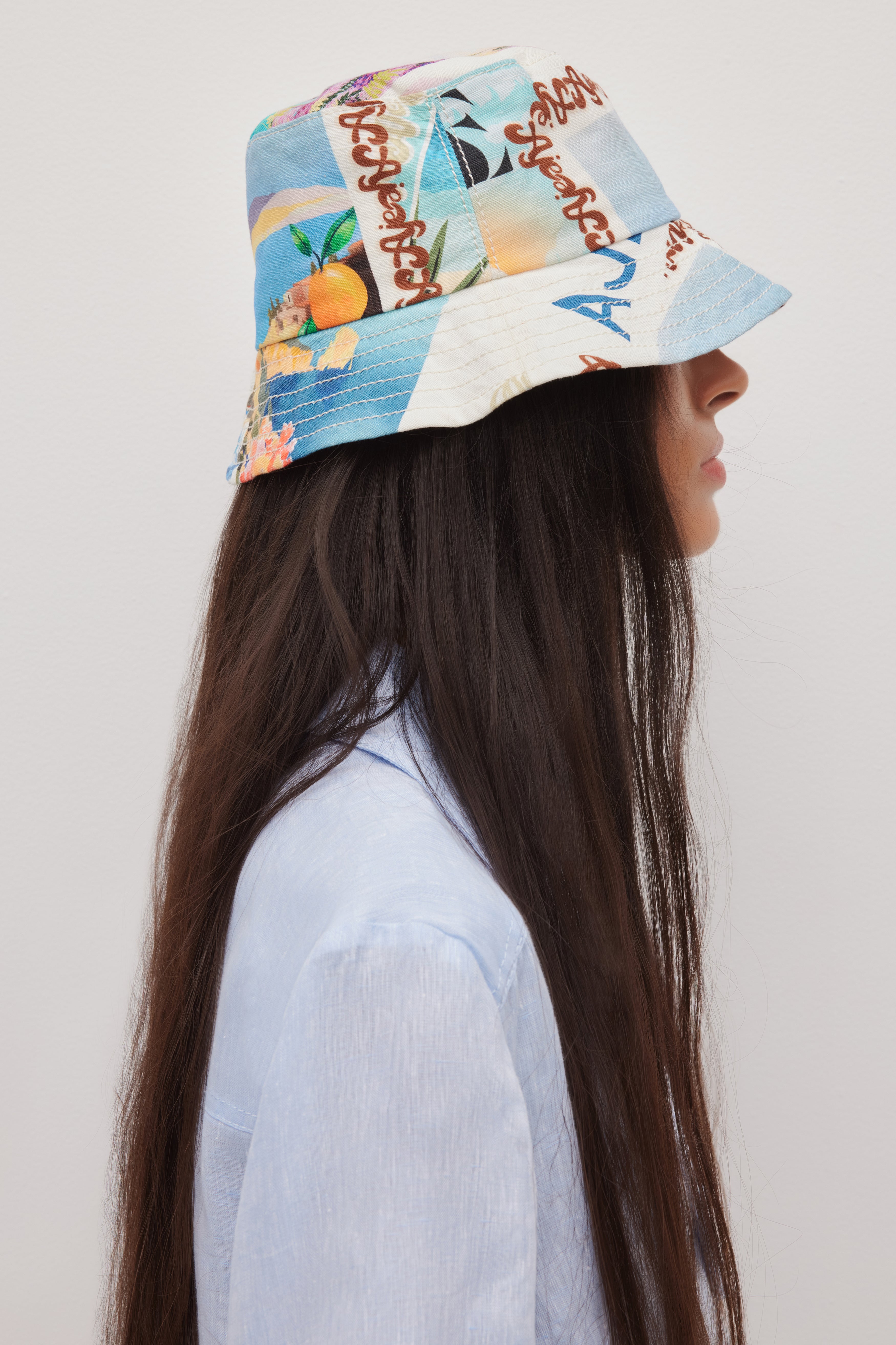 26RE8765_POSTCARD_5_1762669851