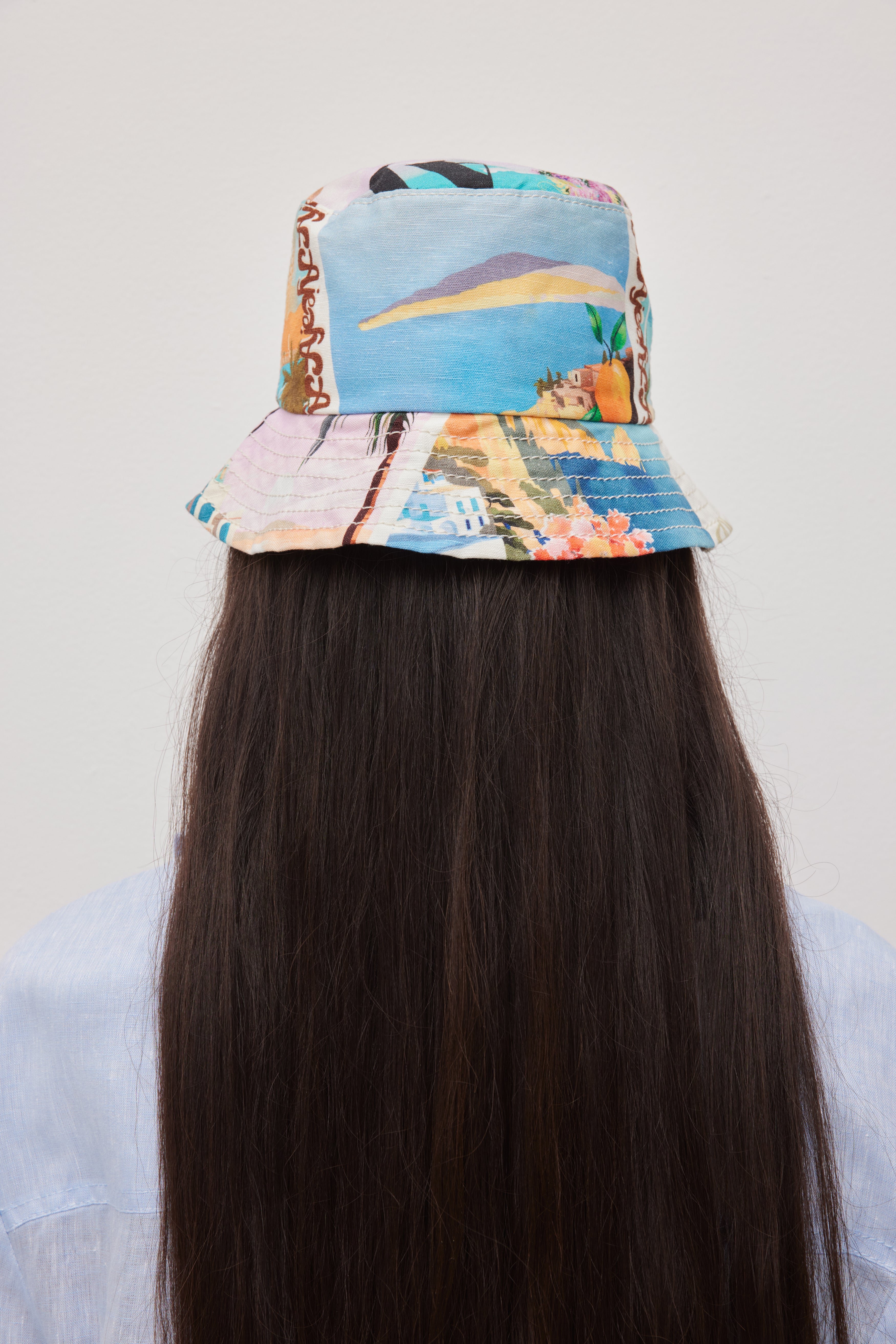 26RE8765_POSTCARD_6_1762669859