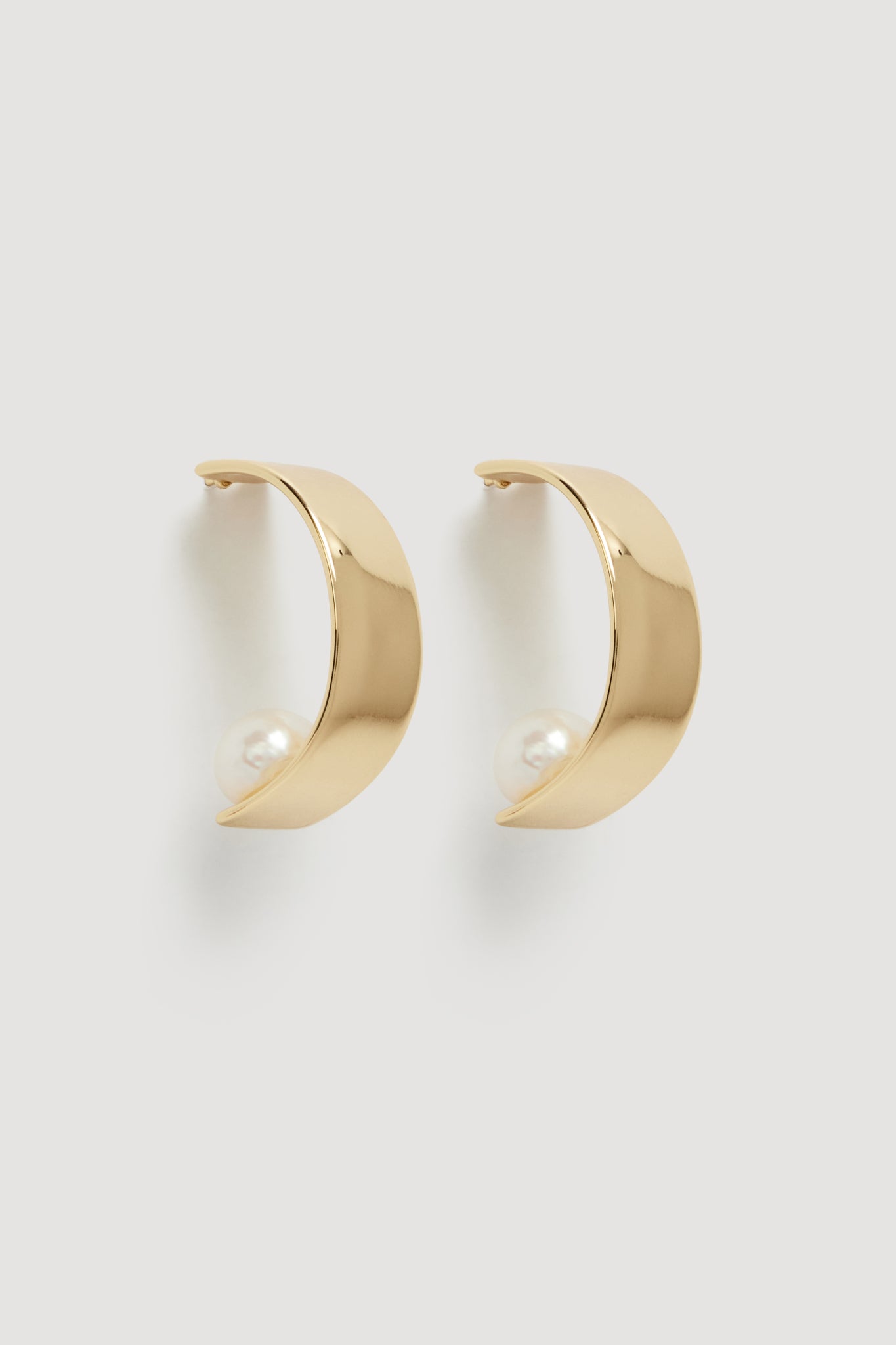 26RE9372_GLD-PRL_2_1758720878