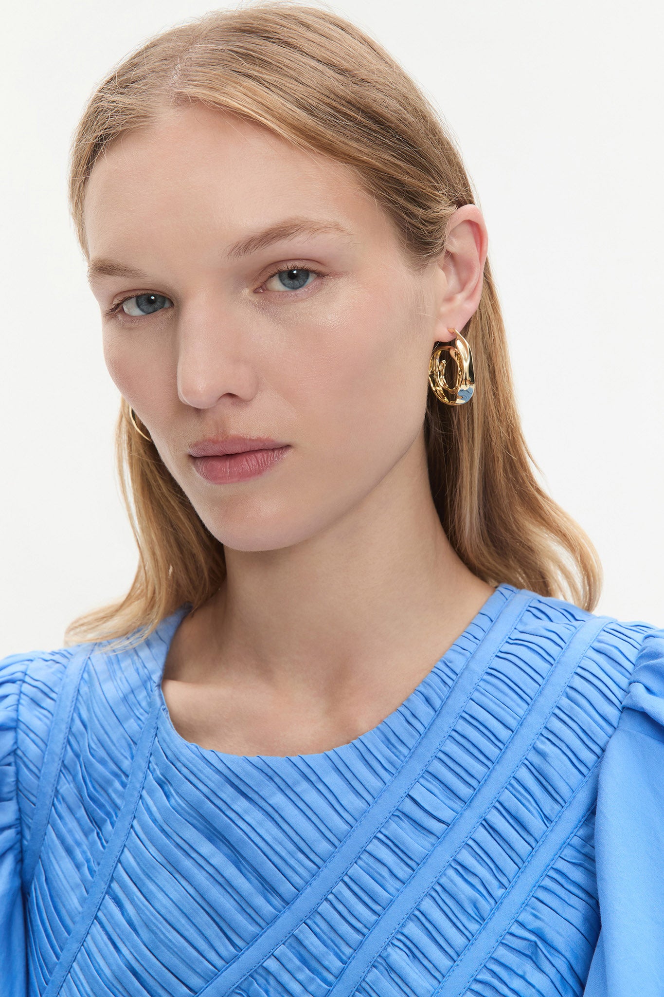 26RE9427_GLD_3_1750725531