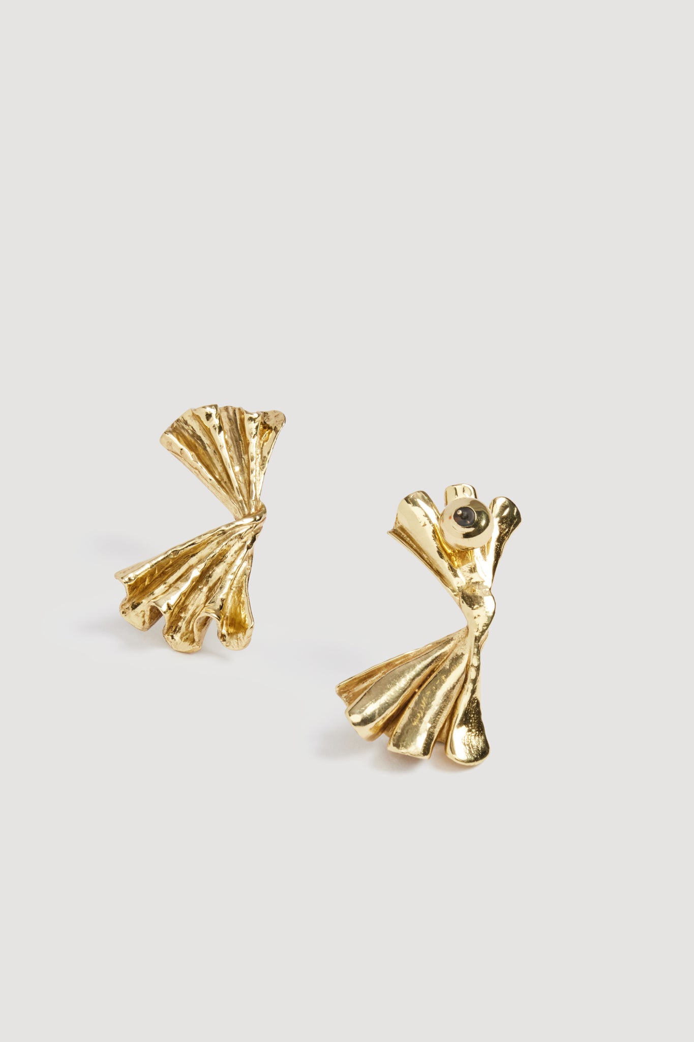 26RE9709_GLD_3_1758722200