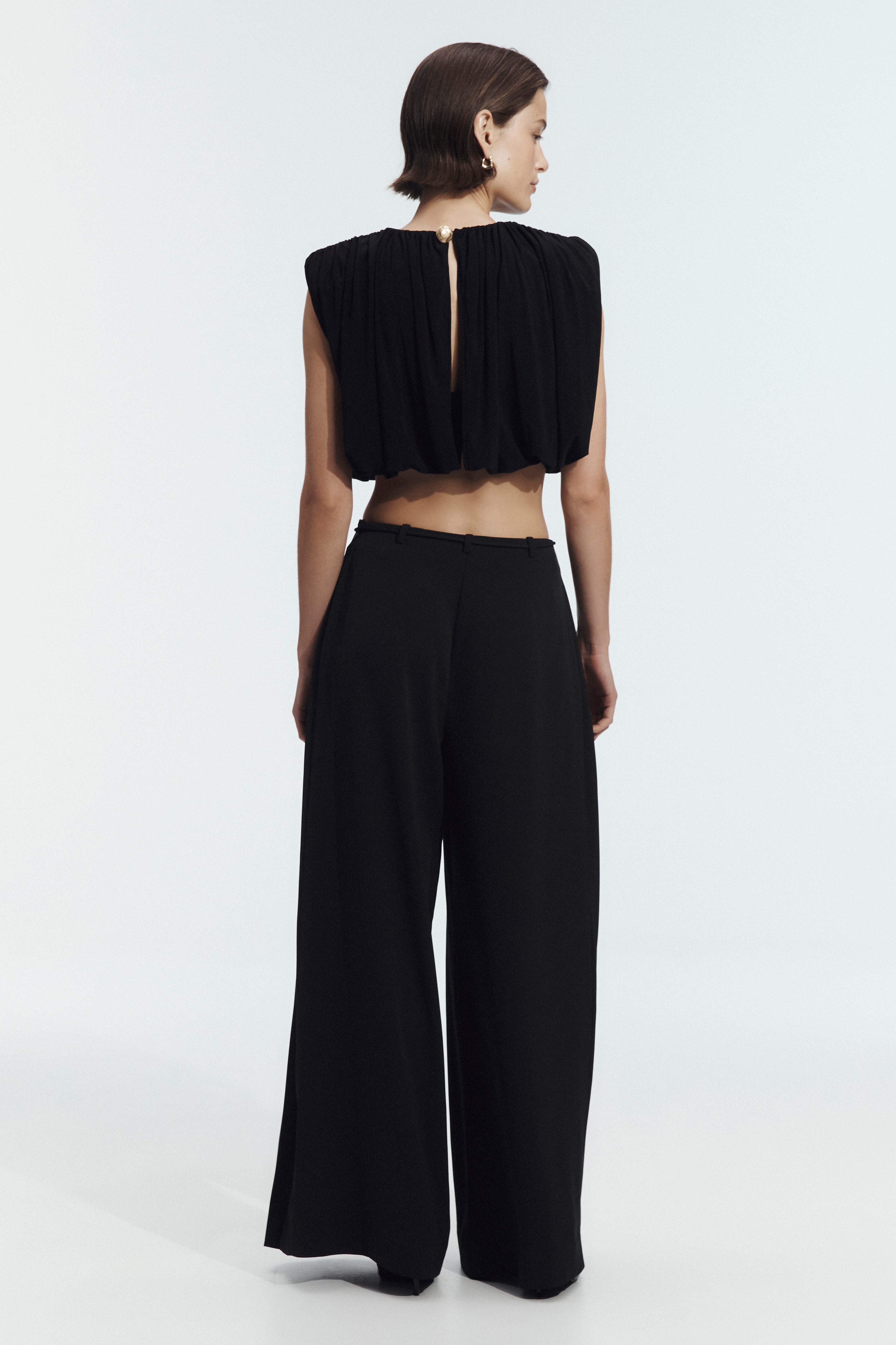 26SS1660_BLK_6_1784261200