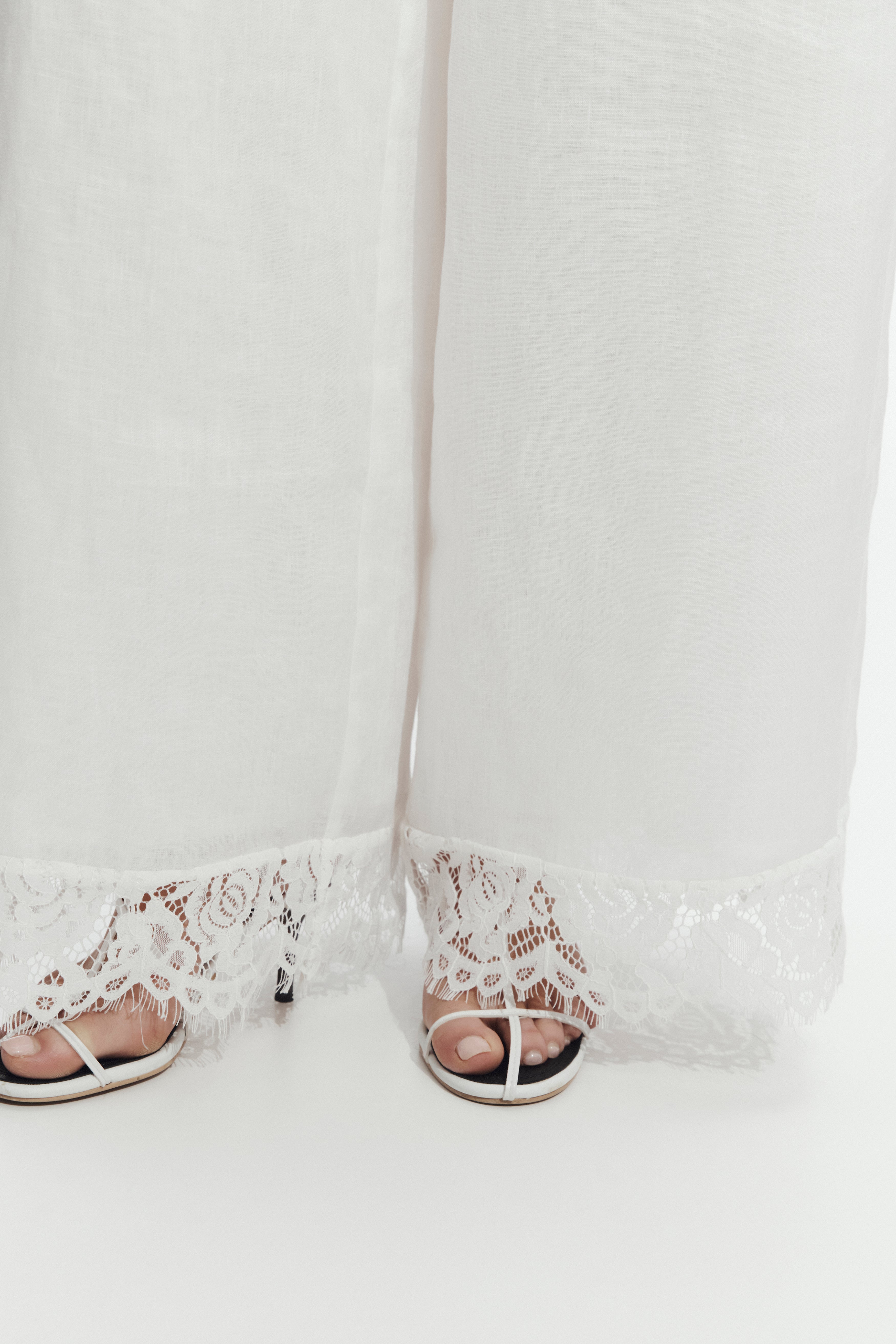 Ellara Pant