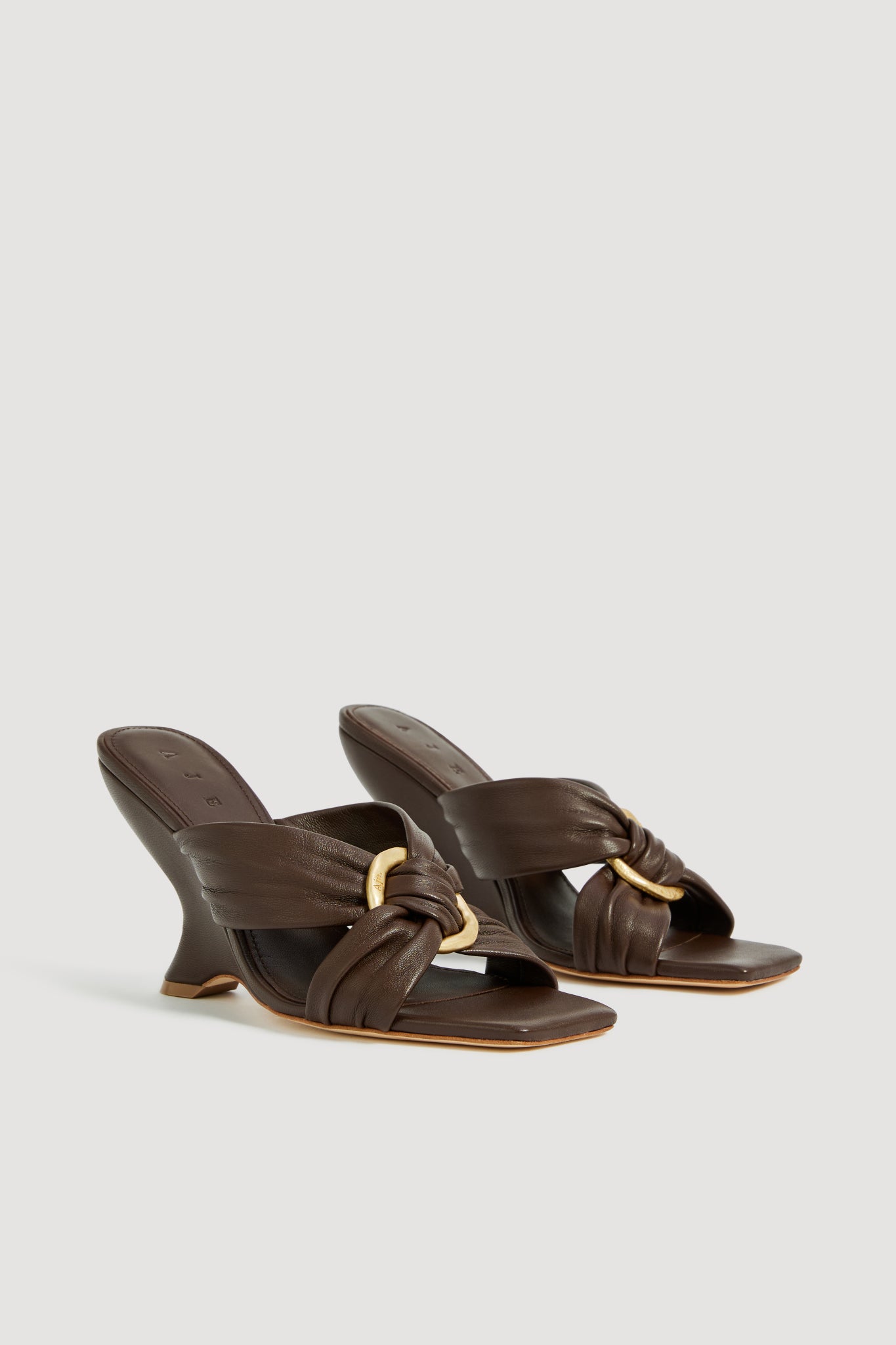 26SS7058_CHOC_4_1782628031