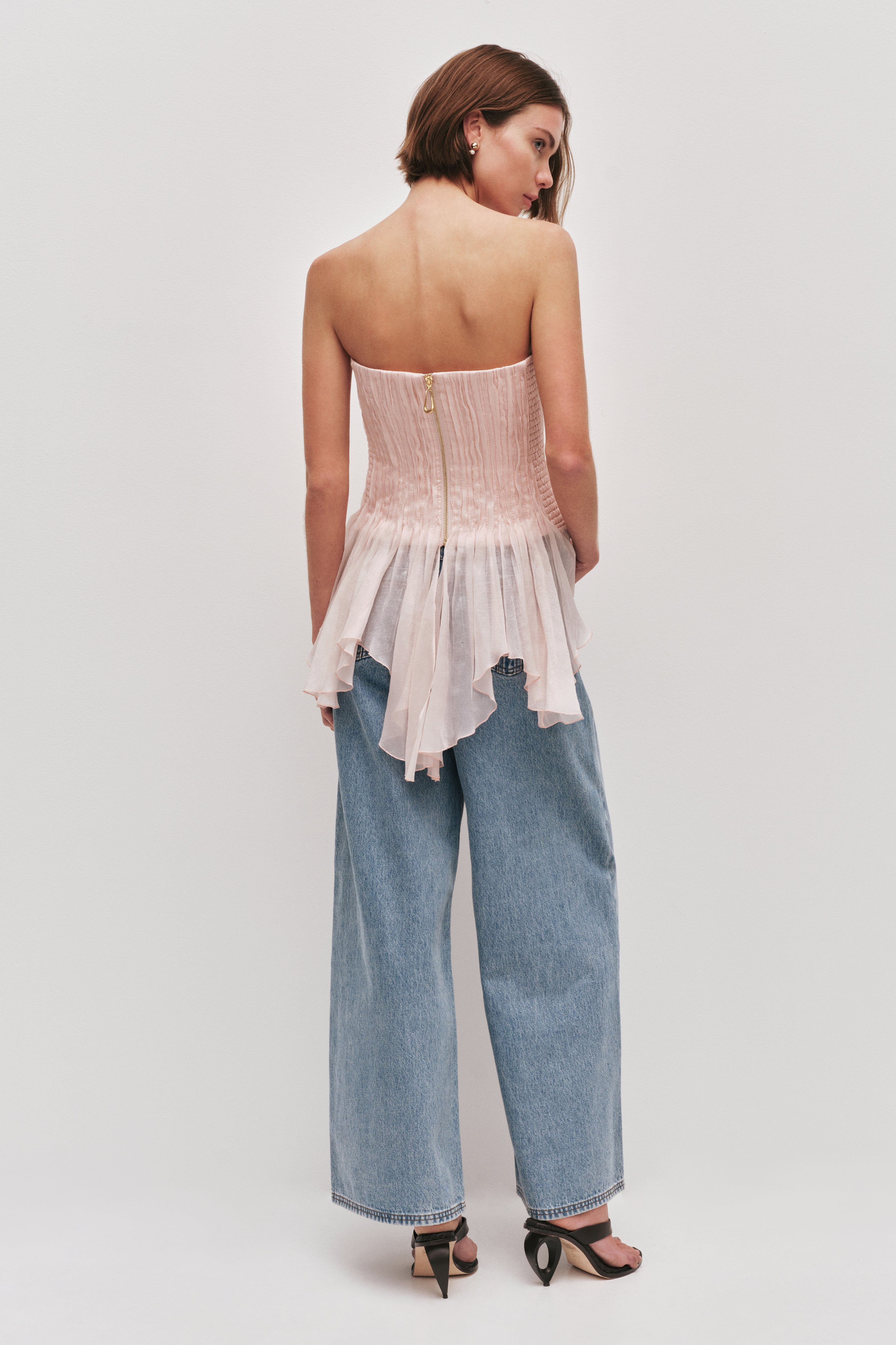 Nisha Bustier