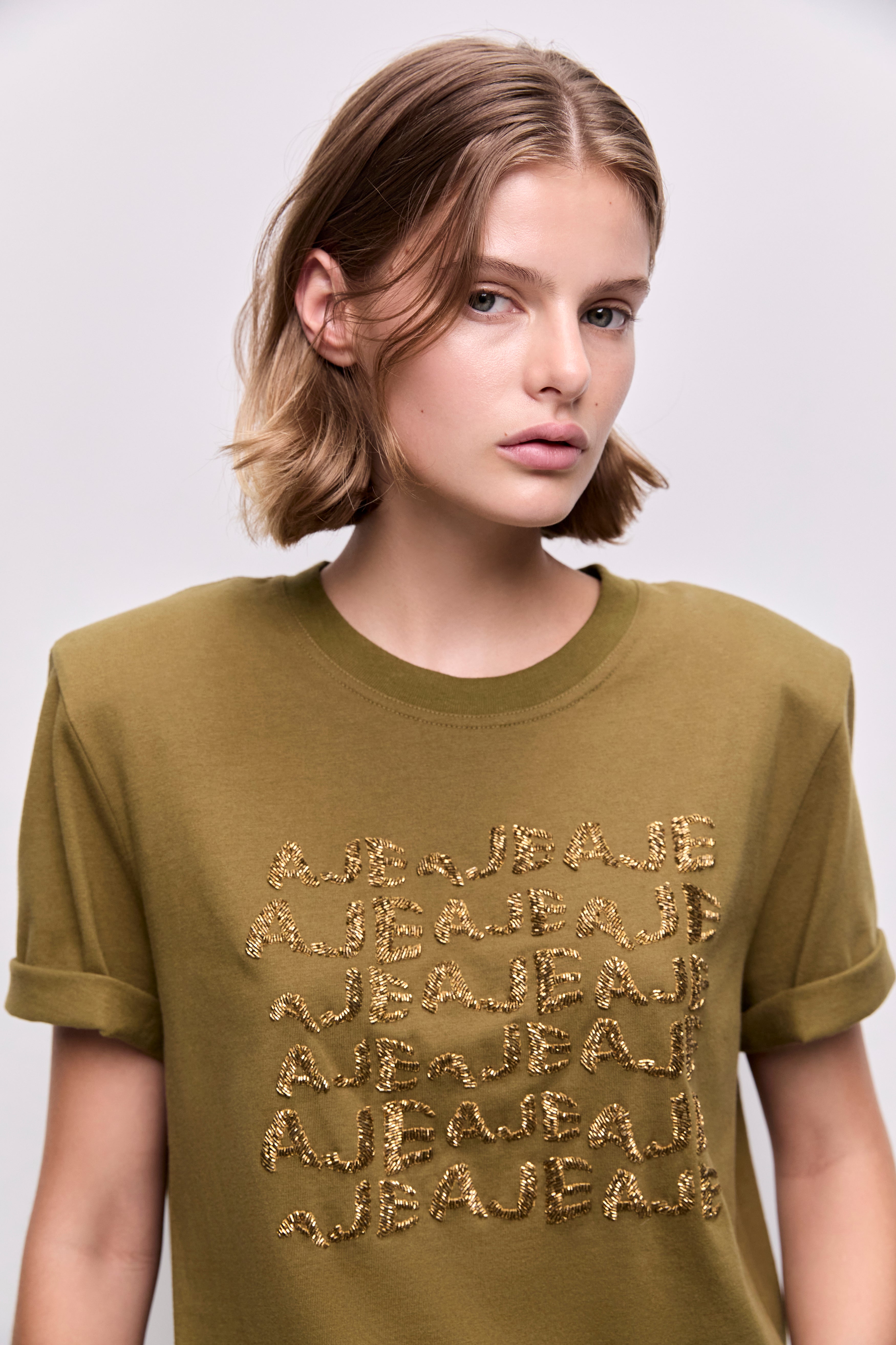 26SU1612_OLV-LF_4_1773882087