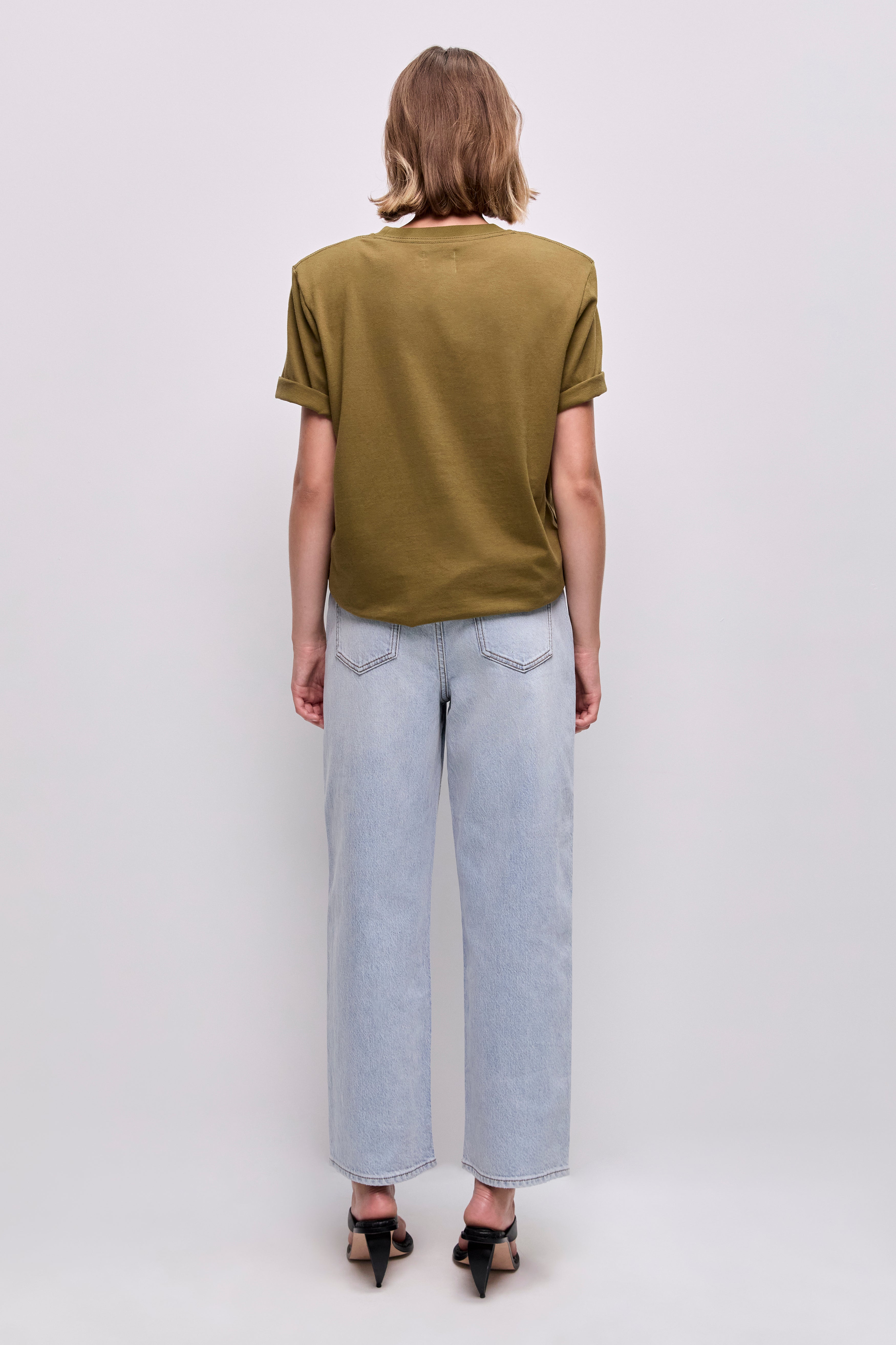 26SU1612_OLV-LF_6_1773882079