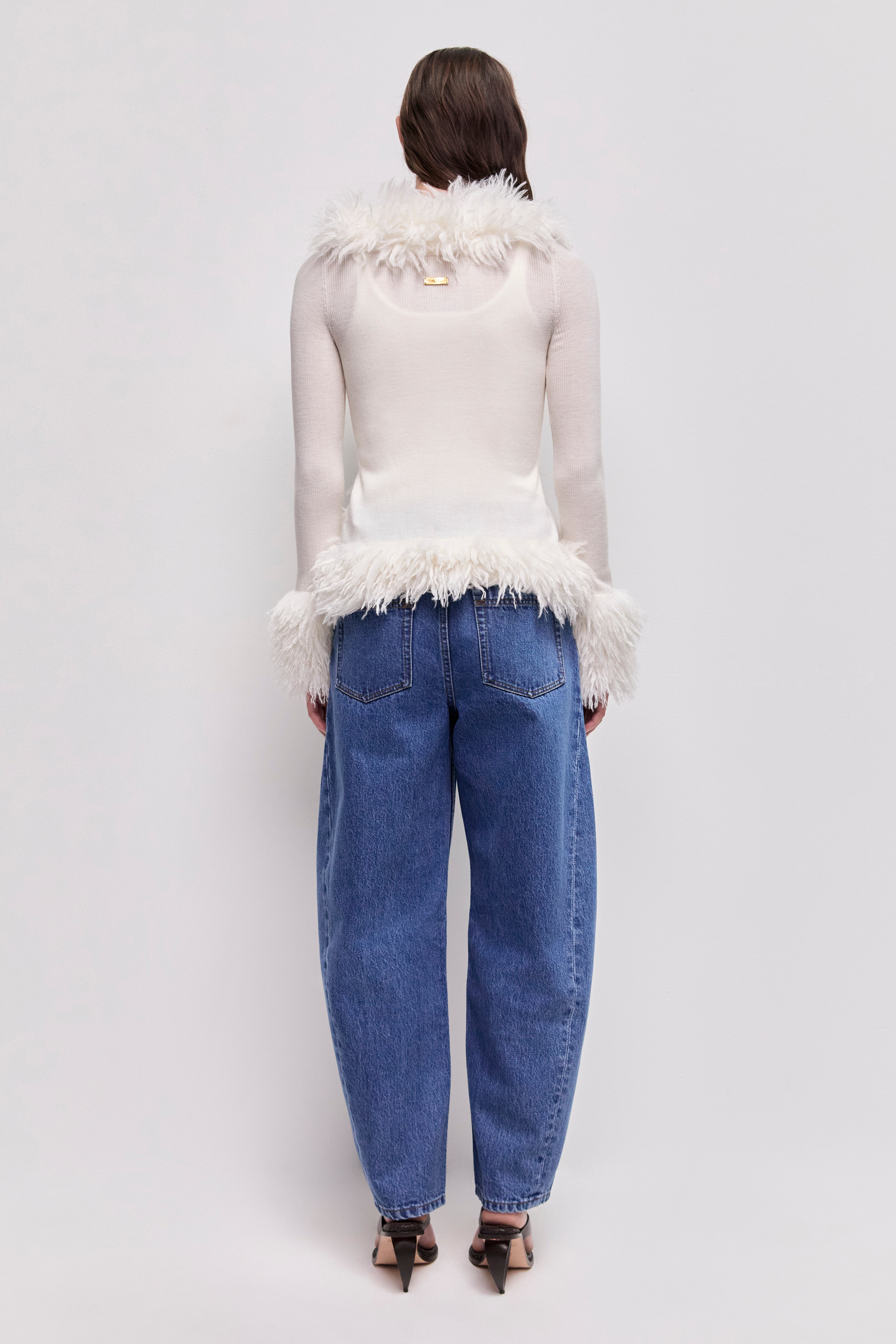 26SU2085_IVRY_7_1772493977