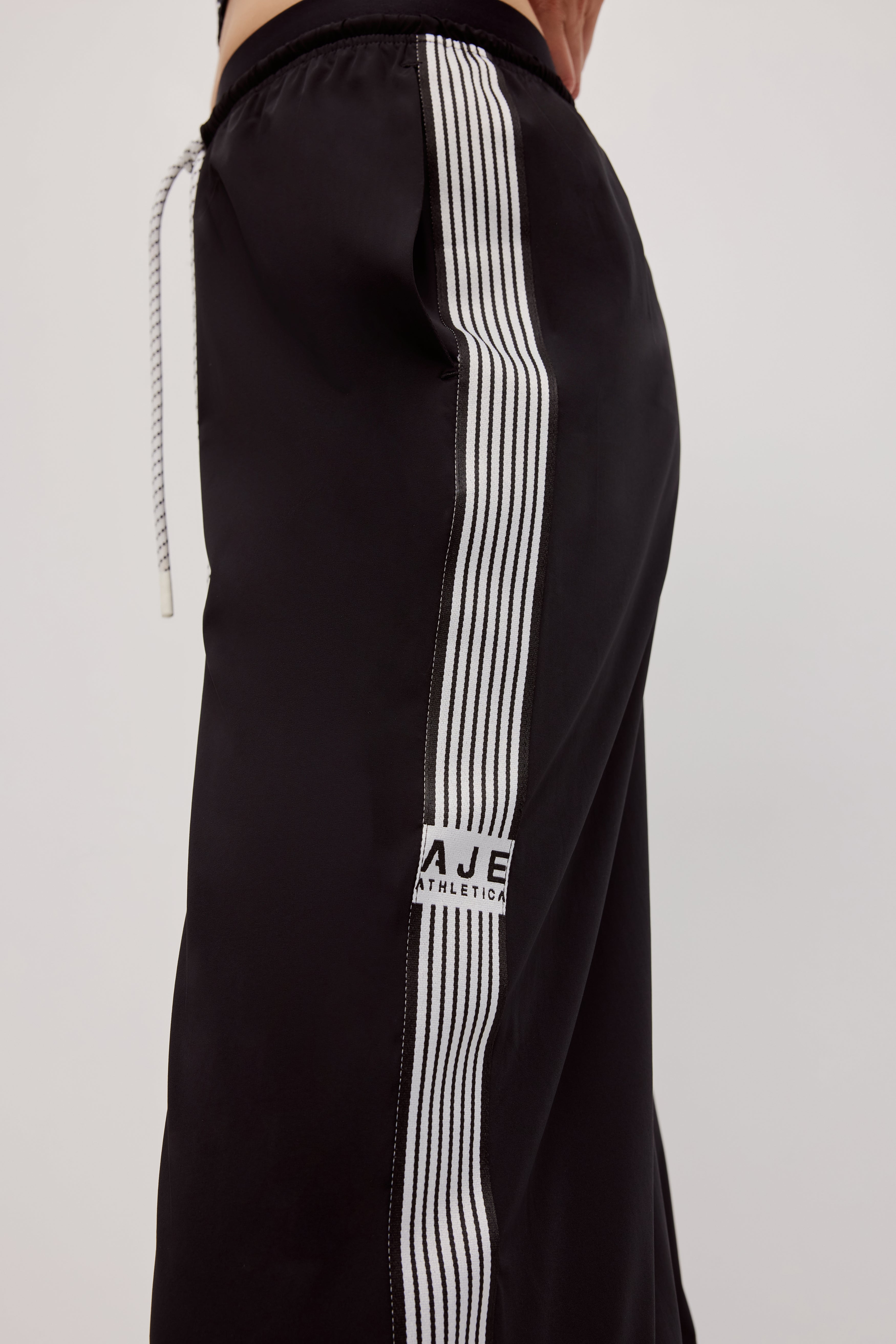 Double Wb Logo Pant 513