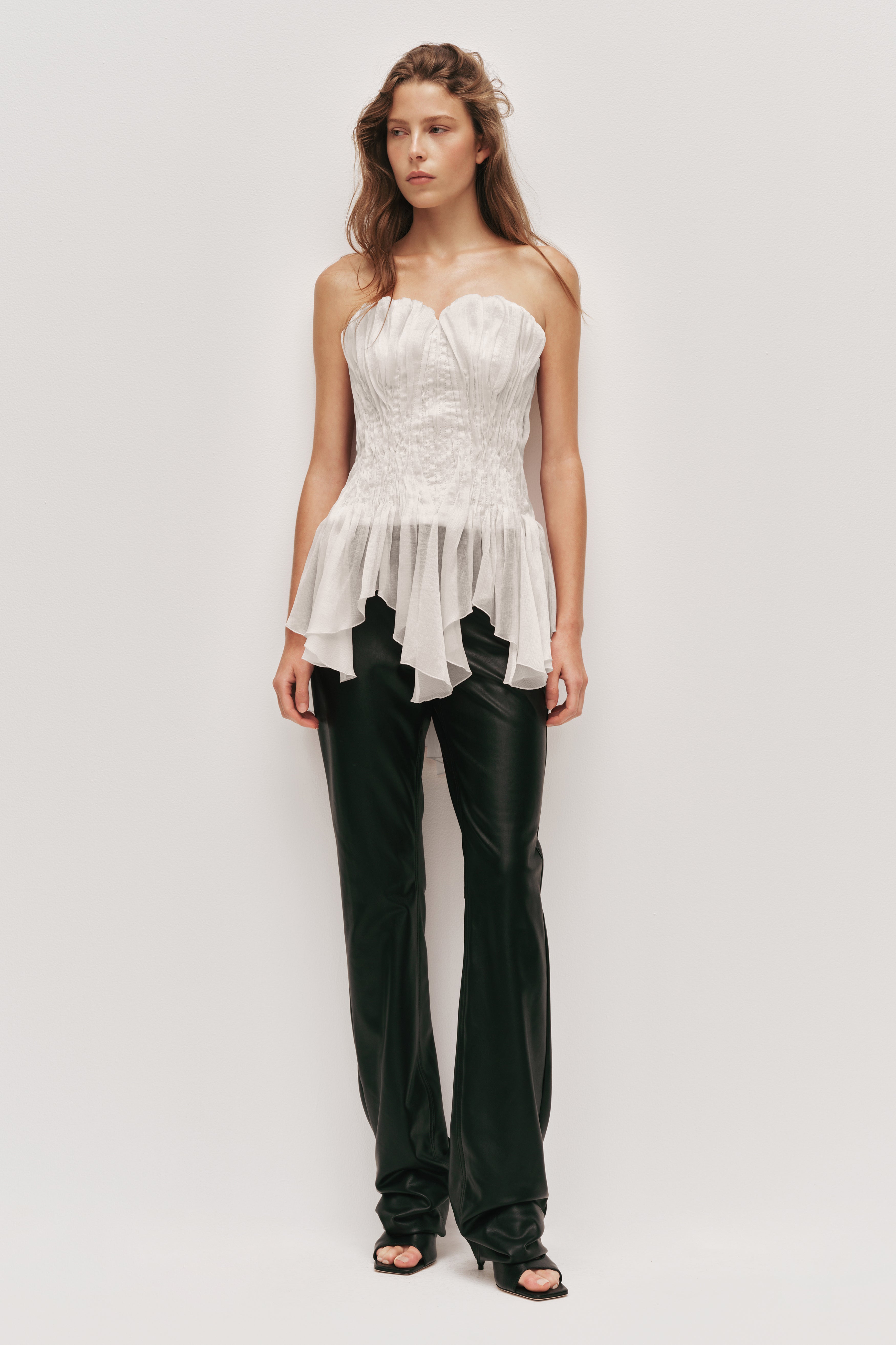 Nisha Bustier