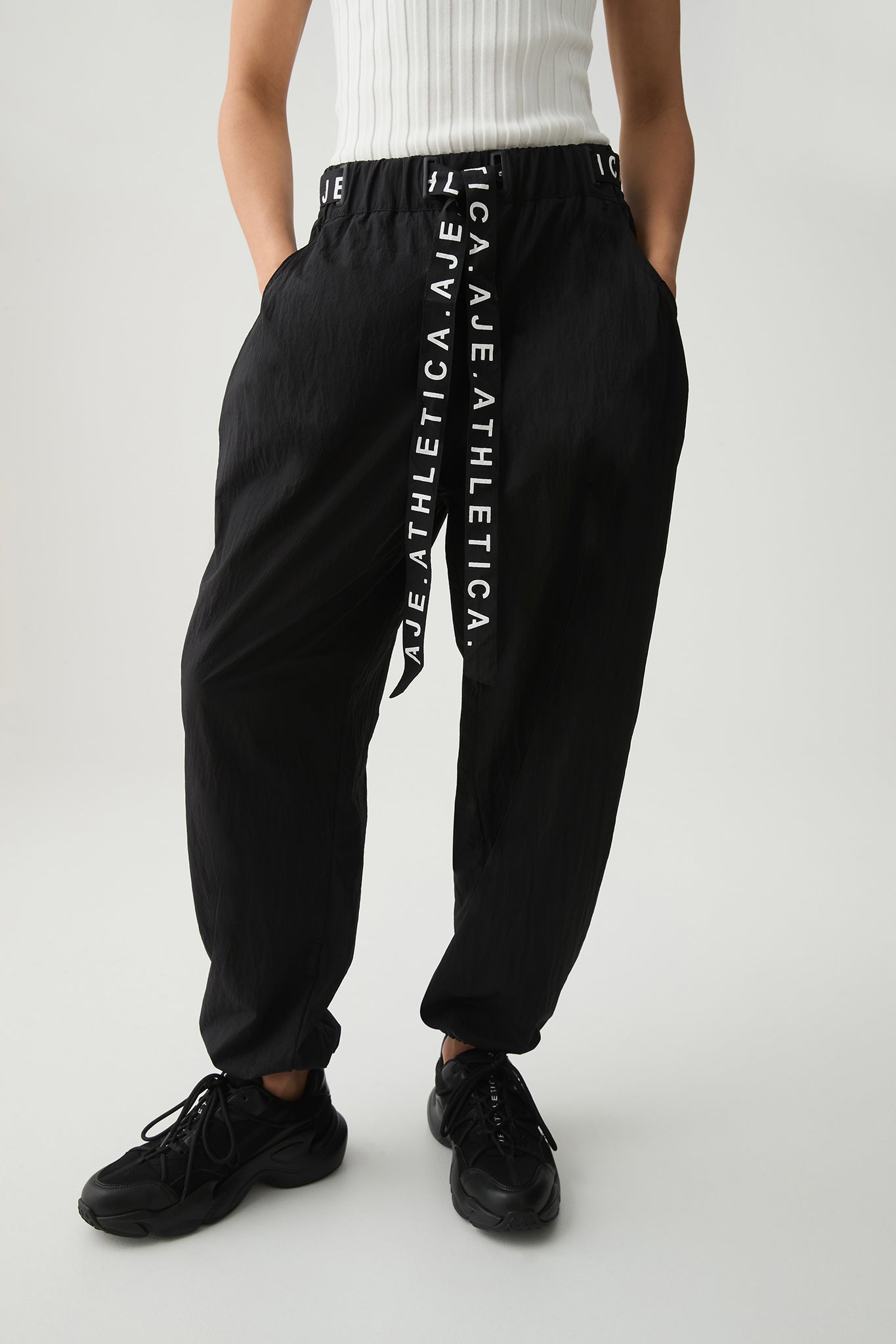 Belted Windbreaker Pant 502