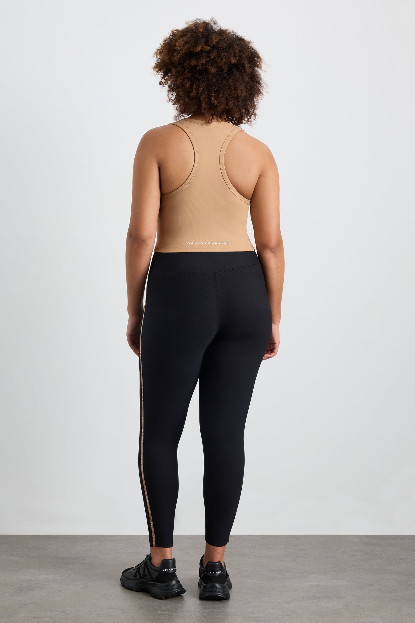 size: 16