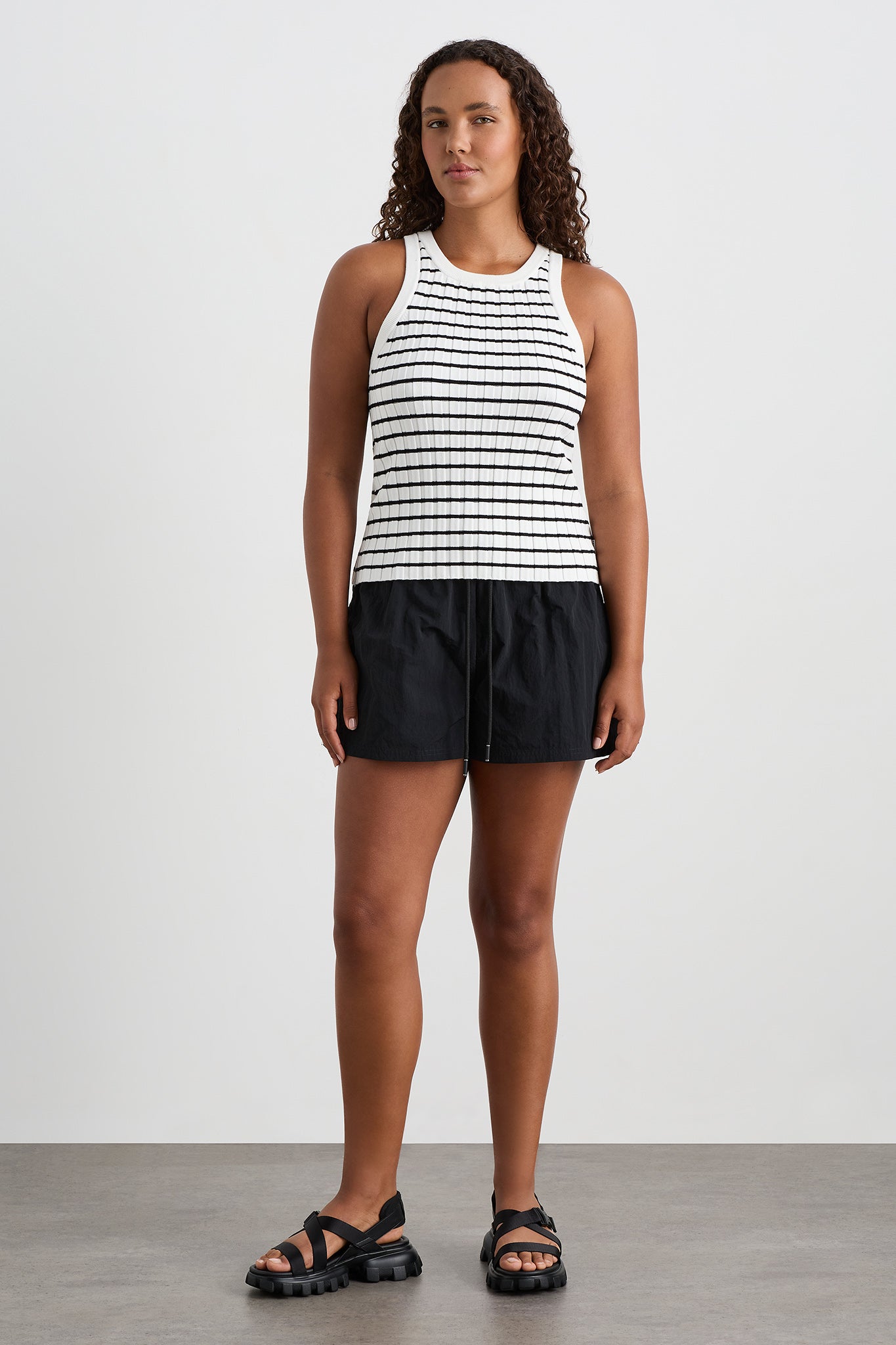 242AA1097_BLK-WHT_7_1702893725